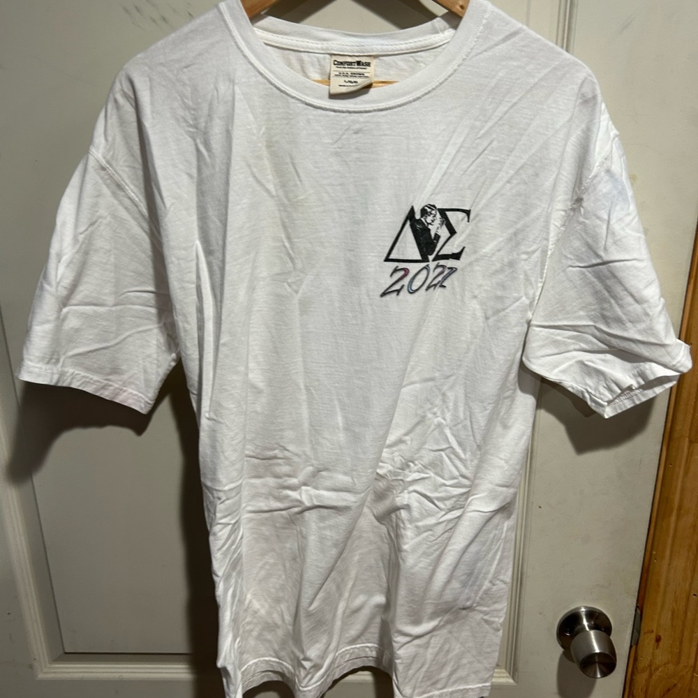 Graphic T-shirt large